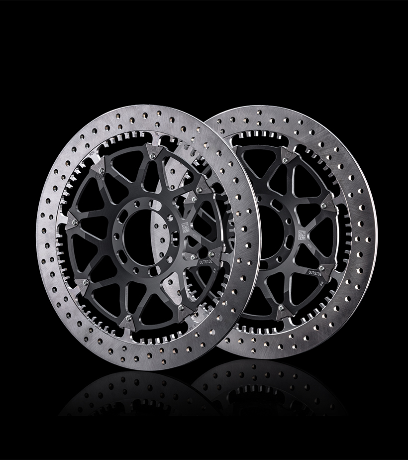 The first bike with 338.5 mm Brembo T-Drive finned discs